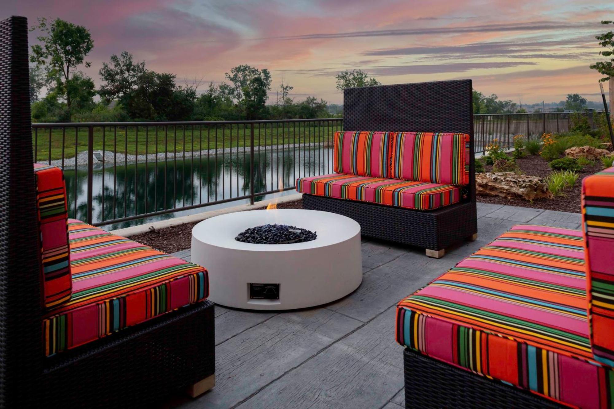 Home2 Suites By Hilton Fort Wayne North Sunnybrook Acres Extérieur photo